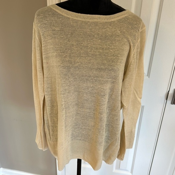 J crew linen sweater. Cream color. Like new condition. Oversized fit. XS - Picture 1 of 6